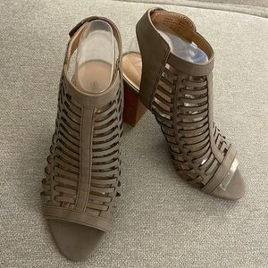 Open toe strap heel. Women’s size 5